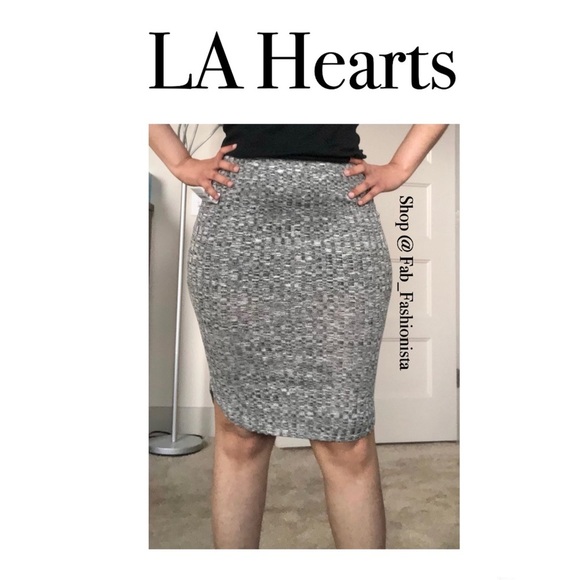 Grey Knit knee length skirt size medium - Picture 1 of 13